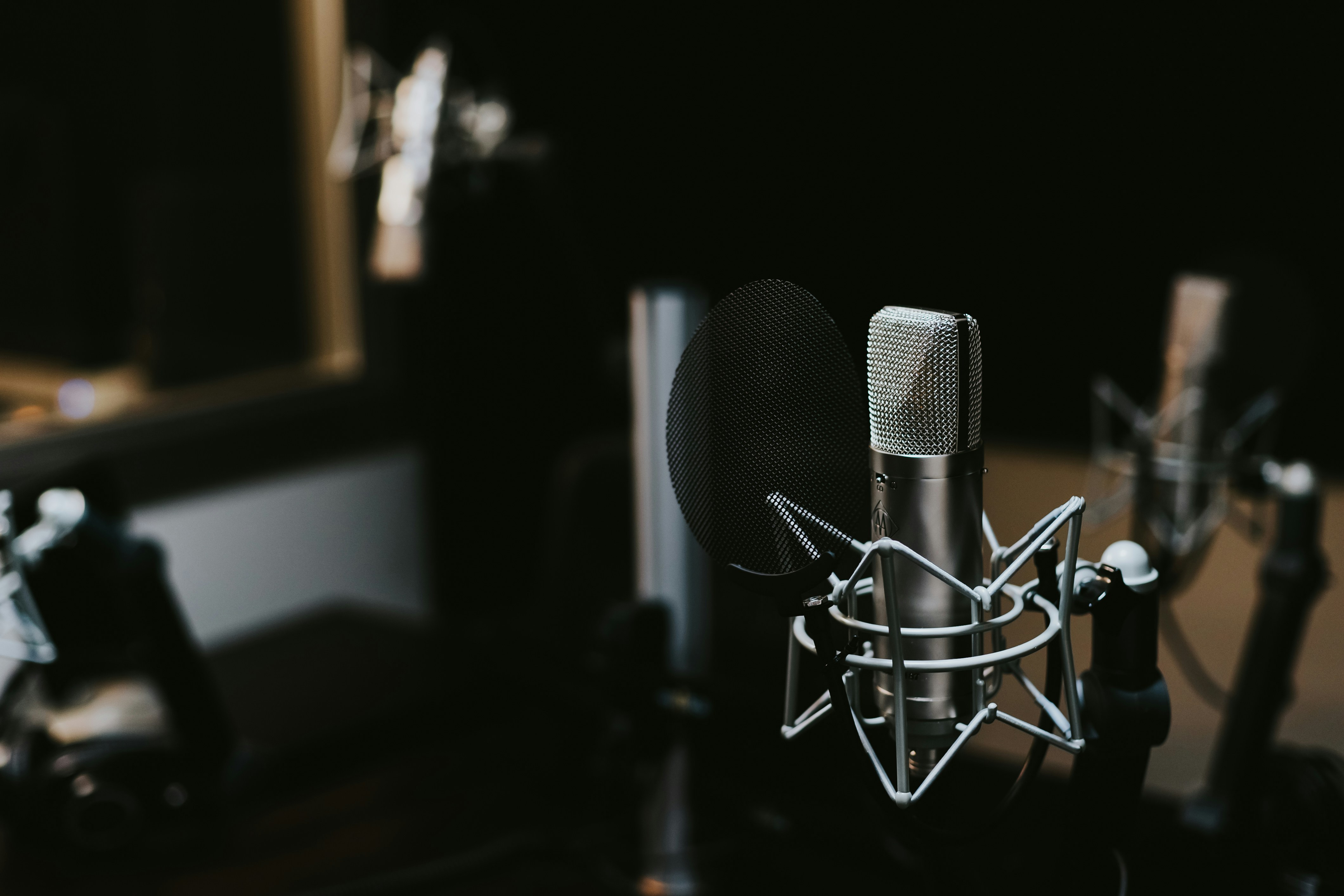 Howard Stern Net Worth: Salary, SiriusXM Deal & Wealth Explained